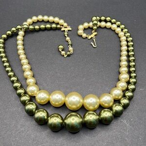 Vintage Japan faux pearl necklace